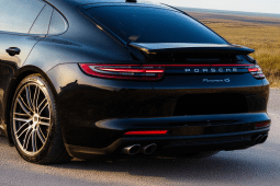 
										Porsche Panamera – Noleggio per Eventi full									