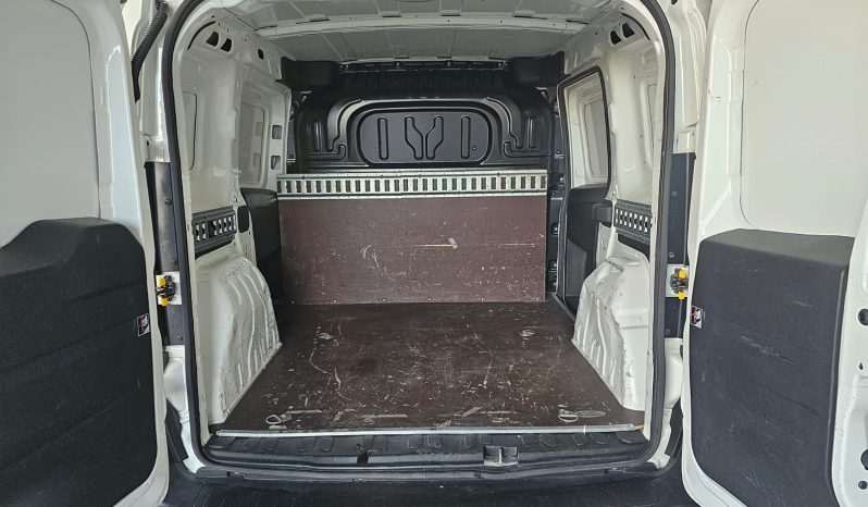 
								FIAT DOBLO’ 1.6 MJT 105CV 3 POSTI 02/2021 full									