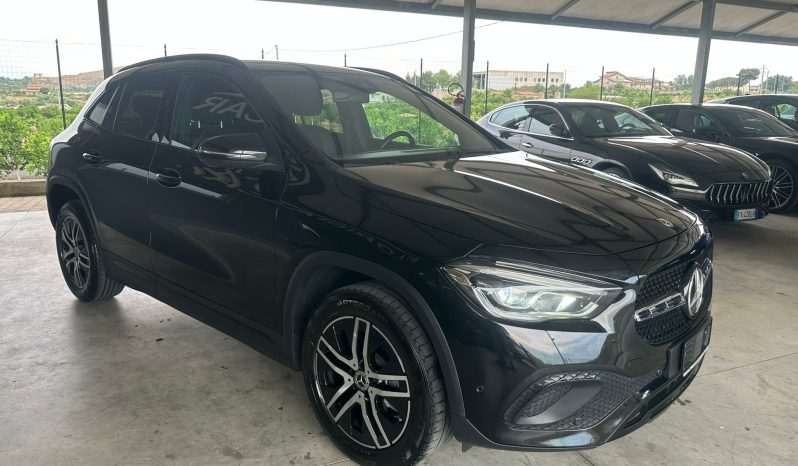 
								MERCEDES GLA 200D 150CV SPORT PLUS NIGHT EDITION full									