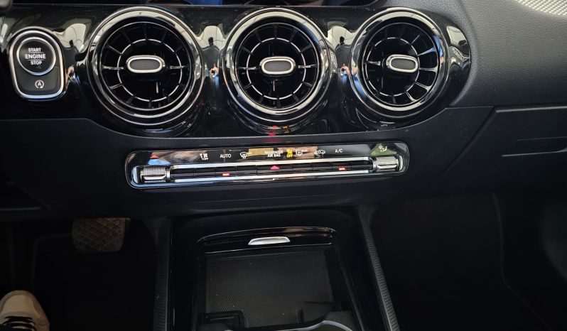 
								MERCEDES GLA 180 MERCEDES CDI BUSINESS 09/2020 full									