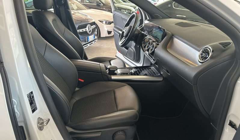 
								MERCEDES GLA 200 MERCEDES BENZ. 4MATIC SPORT PLUS full									