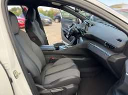 
										PEUGEOT 3008 1.5 HDI 130CV ALLURE full									