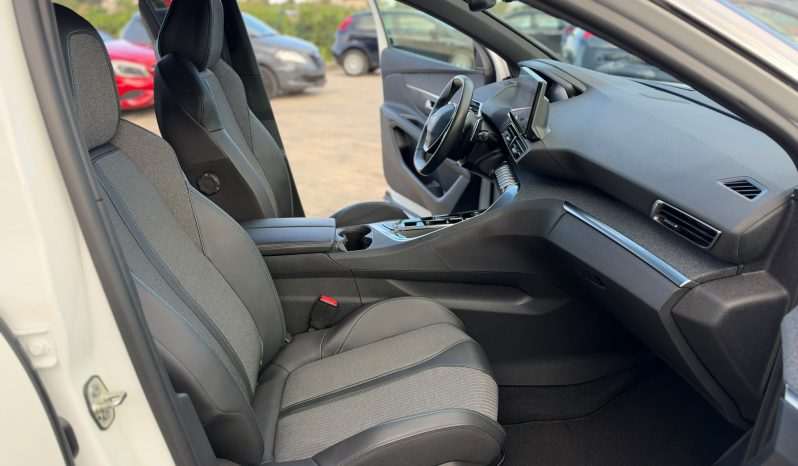
								PEUGEOT 3008 1.5 HDI 130CV ALLURE full									
