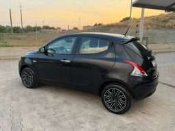 
										LANCIA YPSILON 1.0 FIREFLY 70CV HYBRID full									