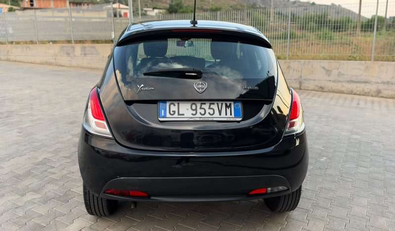 
								LANCIA YPSILON 1.0 FIREFLY 70CV HYBRID full									