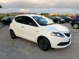 
										LANCIA YPSILON 1.0 FIREFLY 70CV HYBRID full									