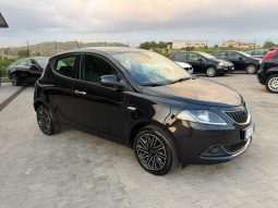 
										LANCIA YPSILON 1.0 FIREFLY 70CV HYBRID full									